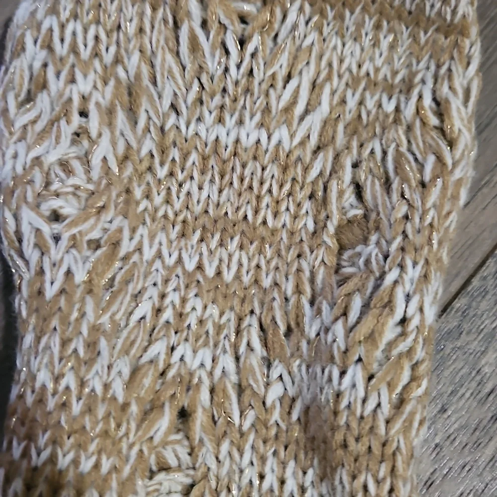 Elegant Multicolor Knit Scarf